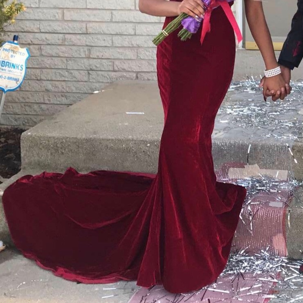 PROM DRESS - Picture 3 of 3